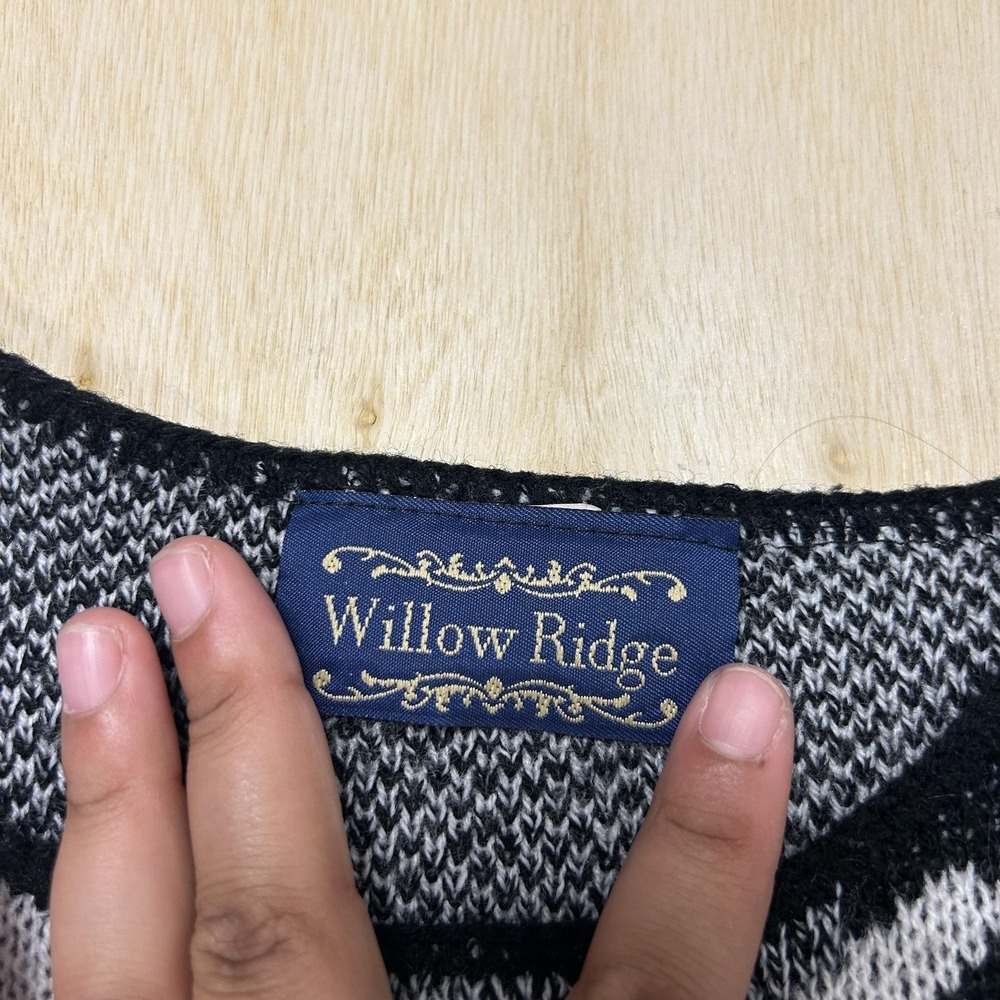 Willow Ridge Sweater Womens Medium Gray Black Geometric Crew Knit Pullover - Picture 3 of 8